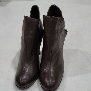 Simply Vera Vera Wang Women's Dark Brown Ankle Booties size 8 1/2